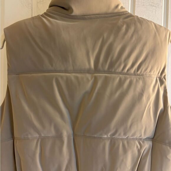 SPANX Cropped vest two in one vest and fleece - Picture 16 of 16